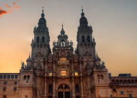 Självguidad bilsemester längs pilgrimsleden Camino de Santiago